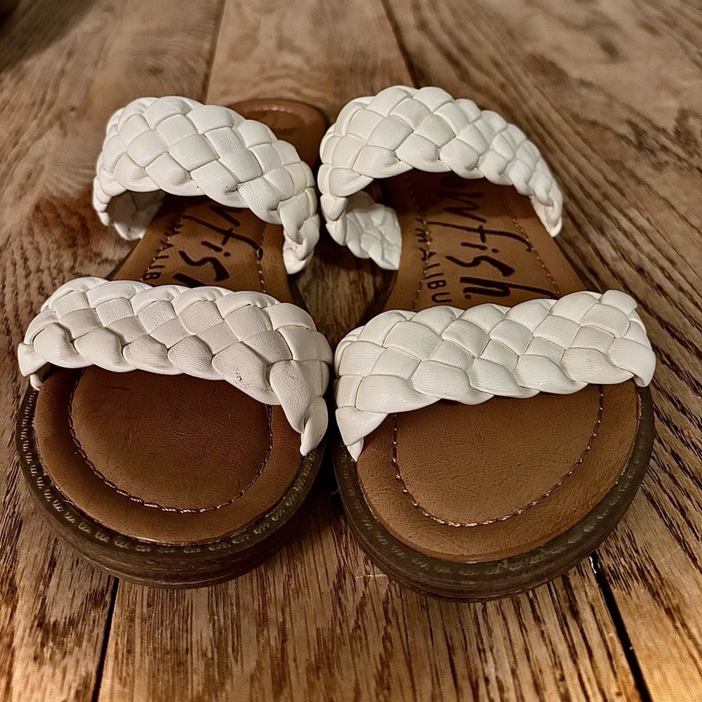 White Blowfish sandals. Size 6